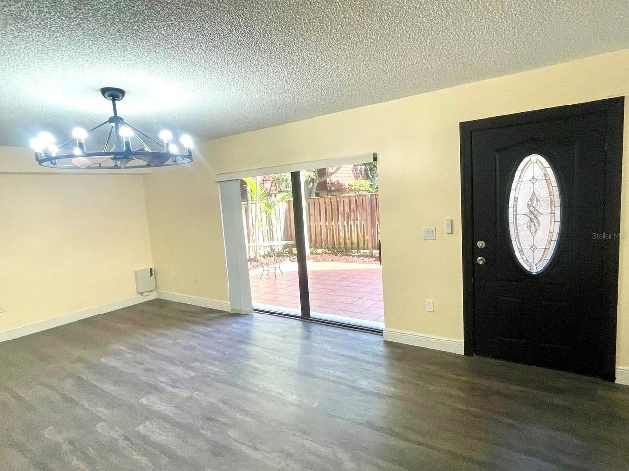 2712 14th Ct - Photo 4 of 45