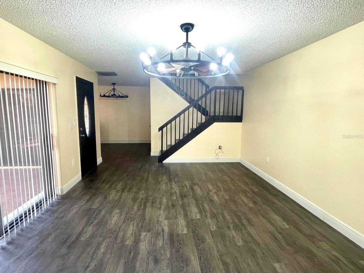 2712 14th Ct - Photo 5 of 45