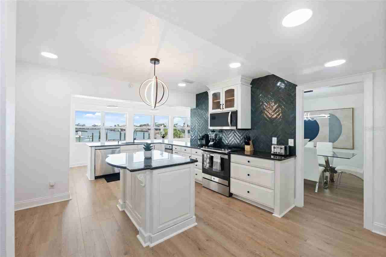 900 79th St S - Photo 6 of 50