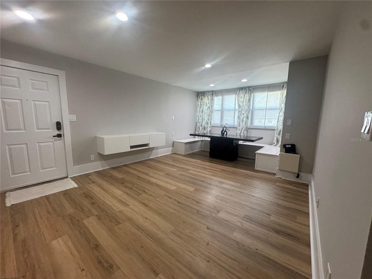 1400 Gandy Blvd N #1013 - Photo 6 of 39