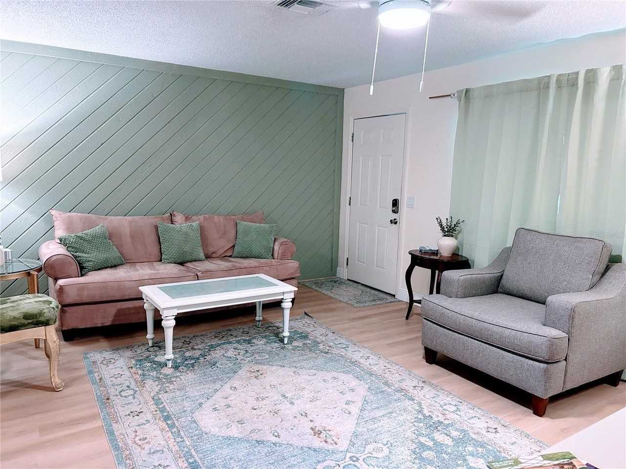 6029 Wyoming Ave - Photo 4 of 14