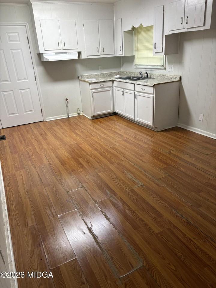 3358 Club Dr - Photo 2 of 13