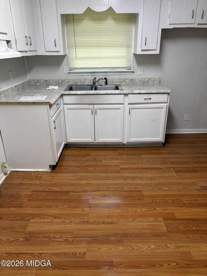 3358 Club Dr - Photo 3 of 13