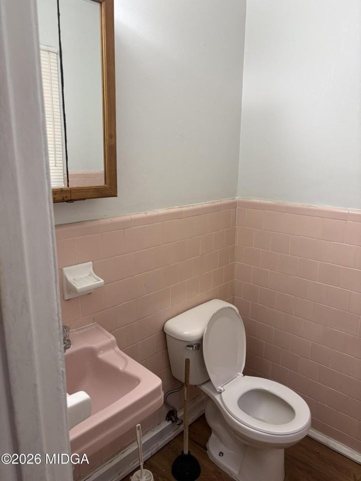 3358 Club Dr - Photo 7 of 13