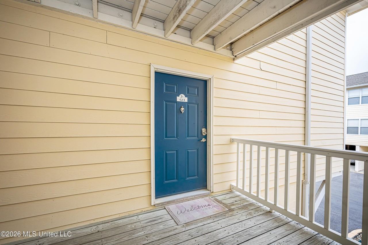 2421 Beachview Dr Apt G13 - Photo 2 of 47