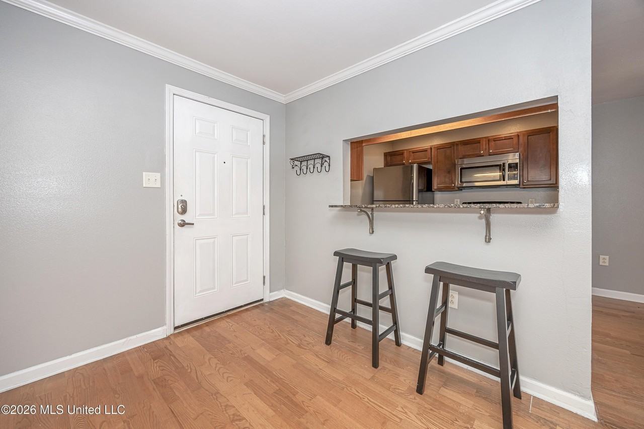 2421 Beachview Dr Apt G13 - Photo 4 of 47