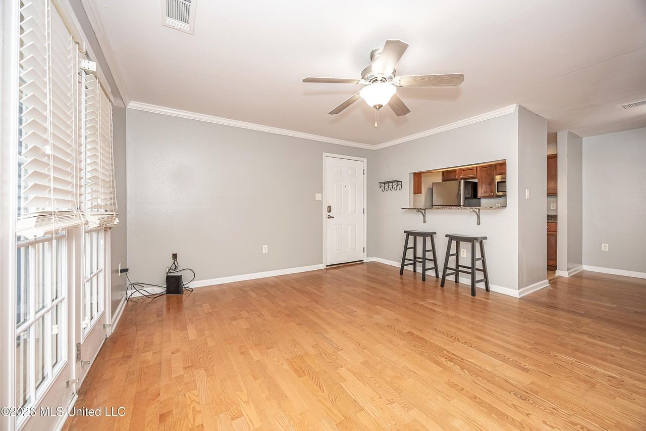 2421 Beachview Dr Apt G13 - Photo 7 of 47