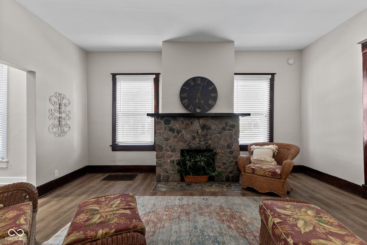 195 W Marion St - Photo 5 of 35