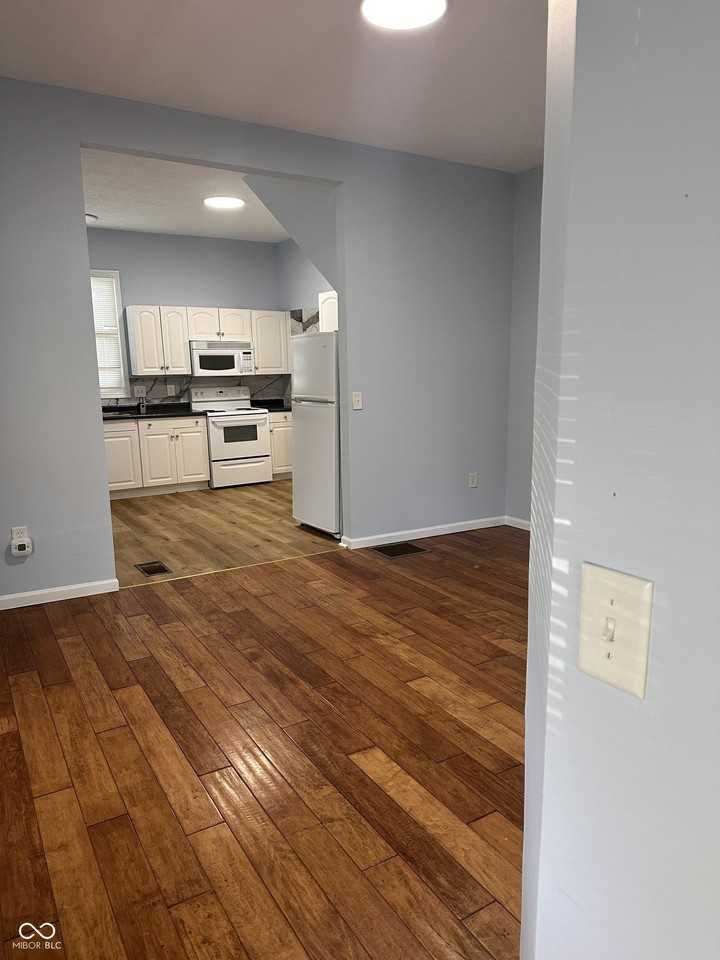 297 N 9th. unit 2 Street - Photo 5 of 7