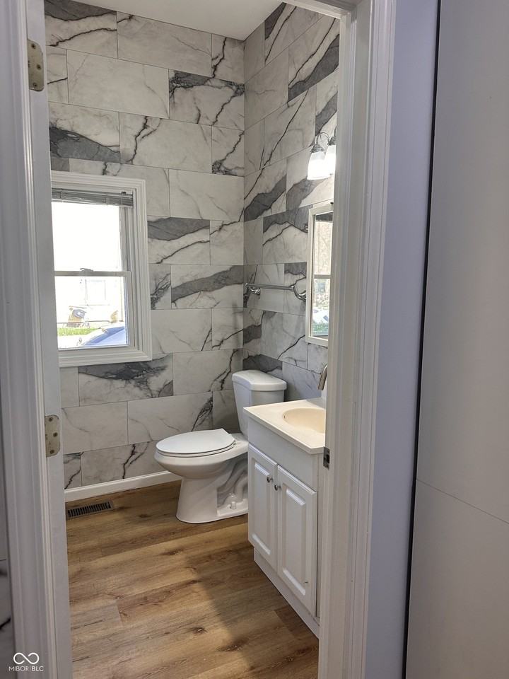 297 N 9th. unit 2 Street - Photo 7 of 7