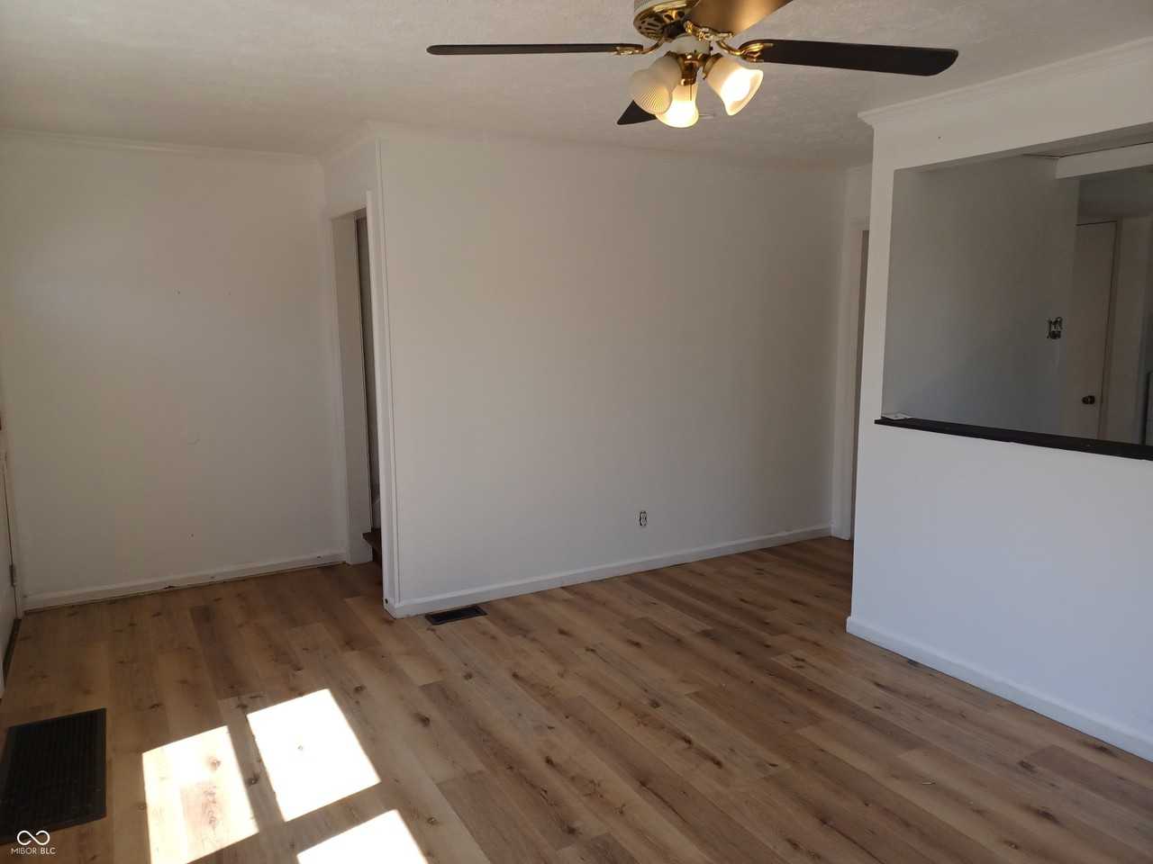 670 Cleveland St - Photo 3 of 24