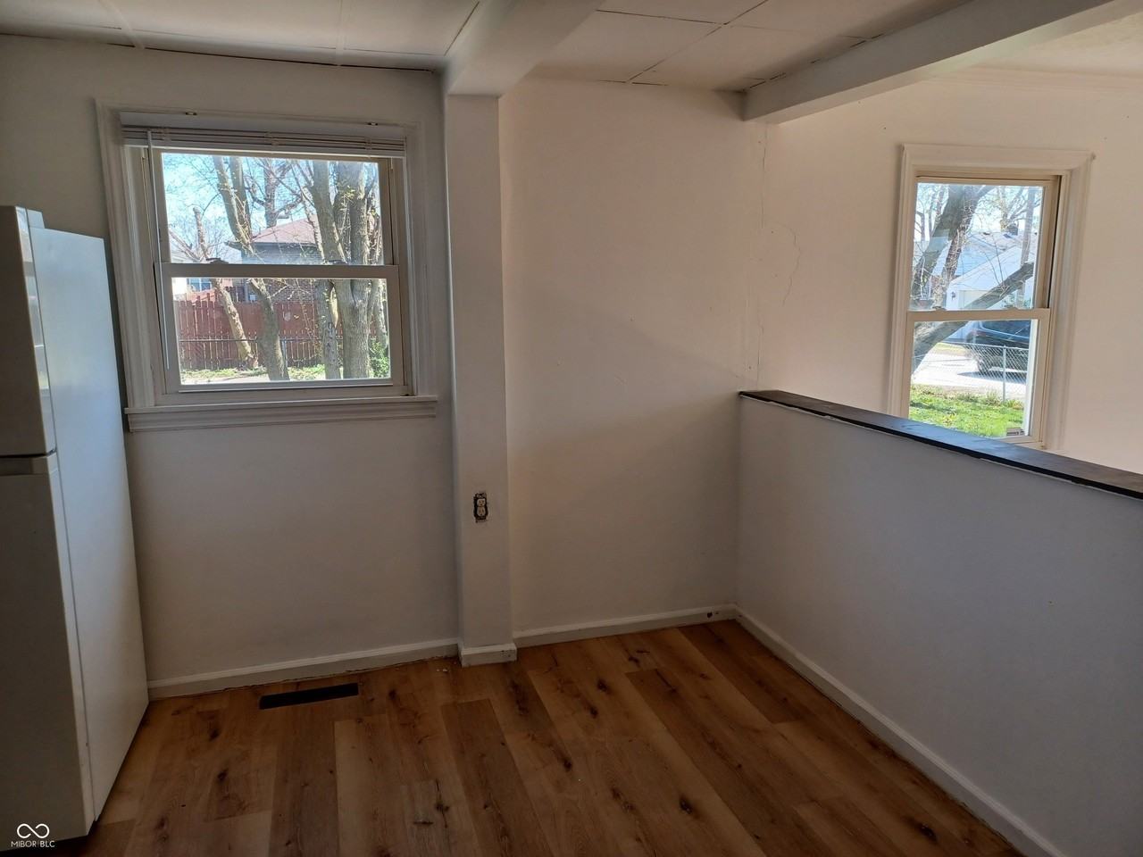 670 Cleveland St - Photo 5 of 24