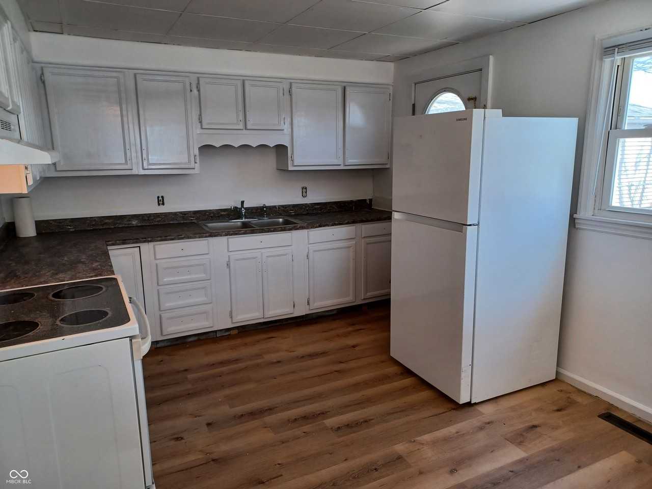 670 Cleveland St - Photo 7 of 24