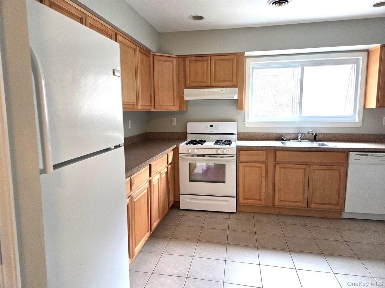 18 Pavilion Ridge Way Unit 16 - Photo 4 of 14