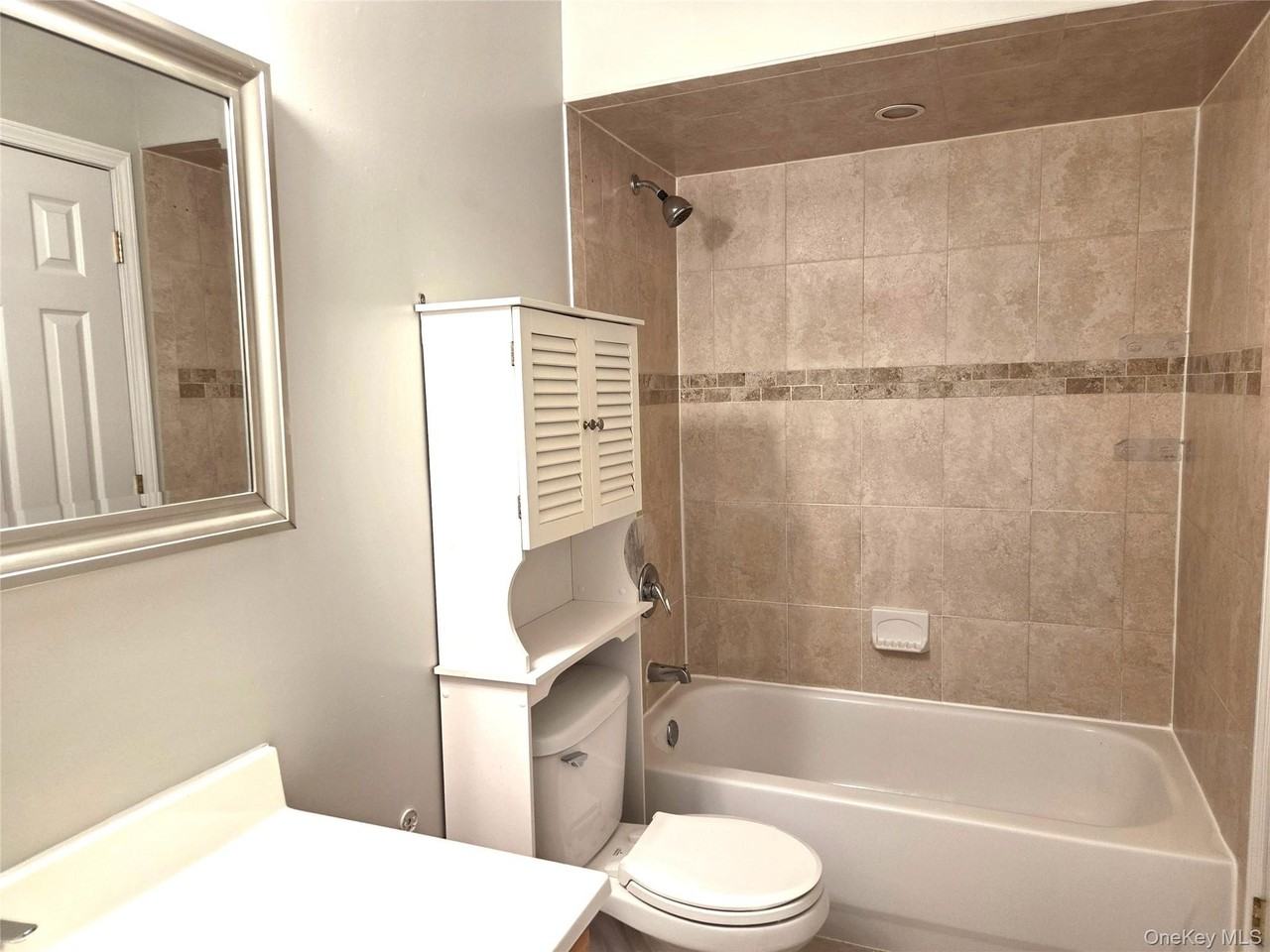 18 Pavilion Ridge Way Unit 16 - Photo 5 of 14