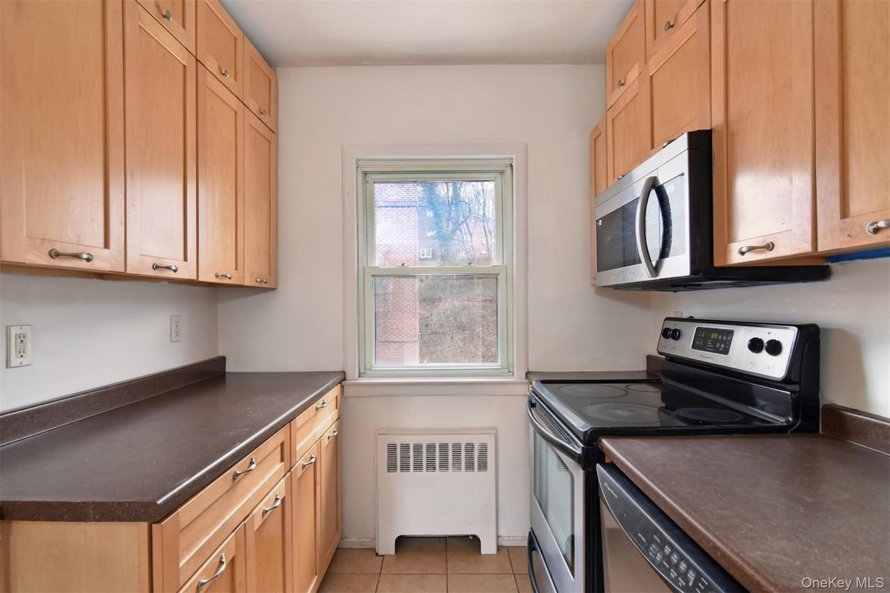 140 N Broadway #M4 - Photo 6 of 18