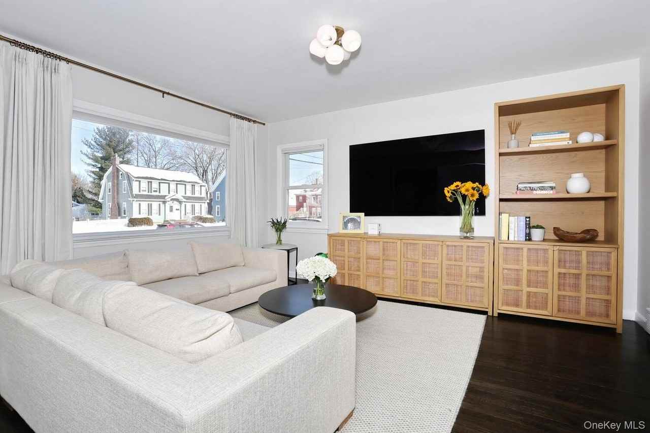 42 E Main St - Photo 5 of 27