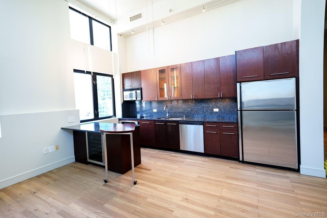 25 Leroy Pl #PH1 - Photo 5 of 14