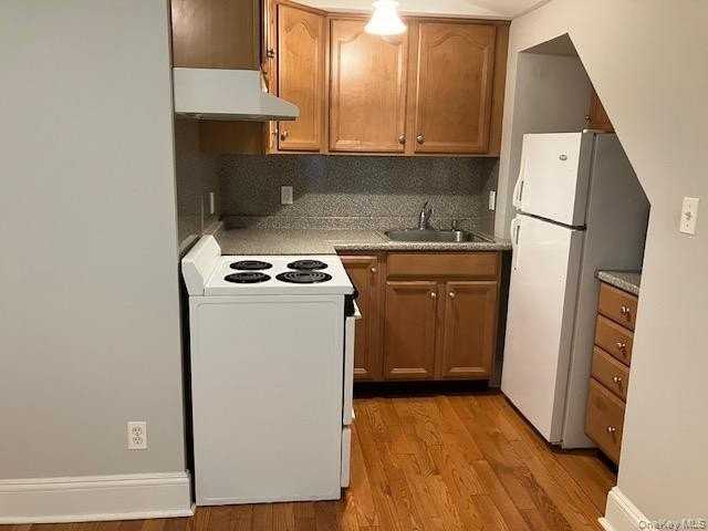 101 Maple Ave - Photo 5 of 9