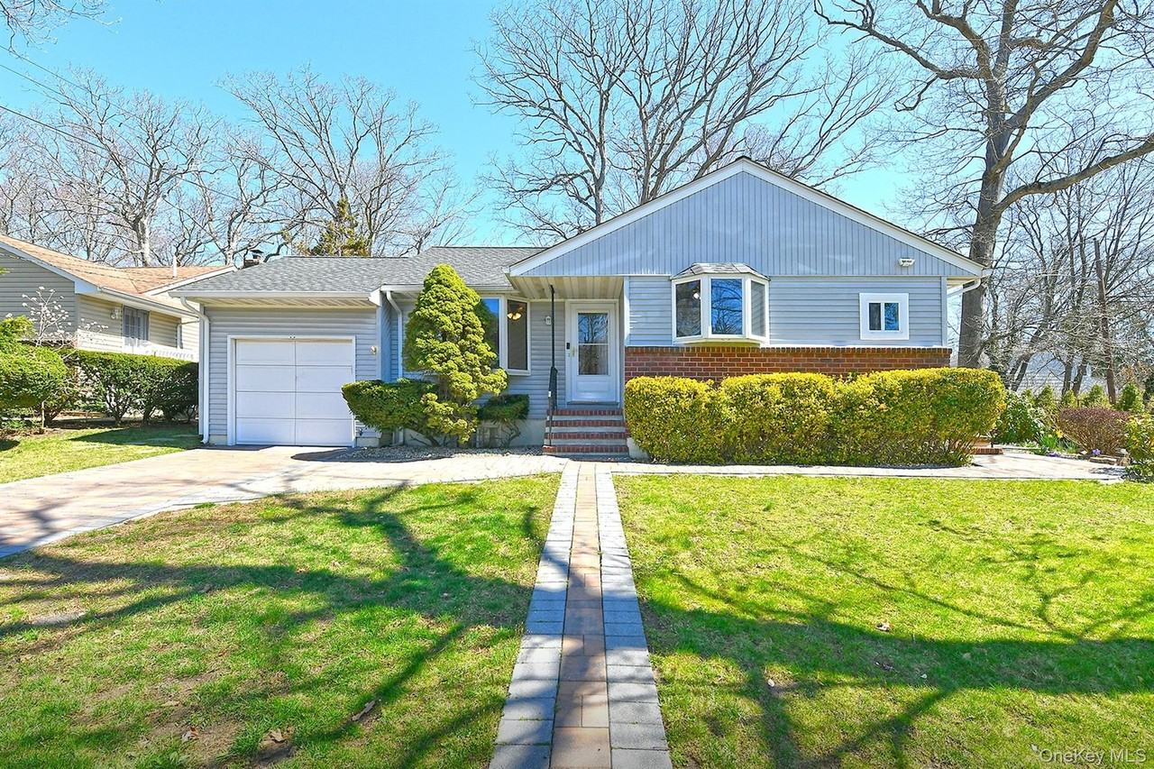 110 Dix Hills Rd - Photo 2 of 36