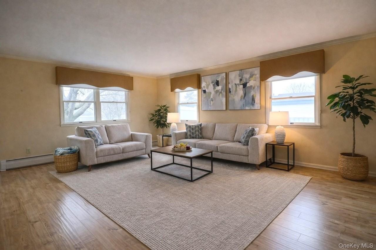 18 Strathmore Village Dr - Photo 3 of 21