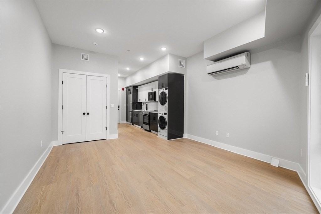 872 Broadway Apt 202 - Photo 5 of 8