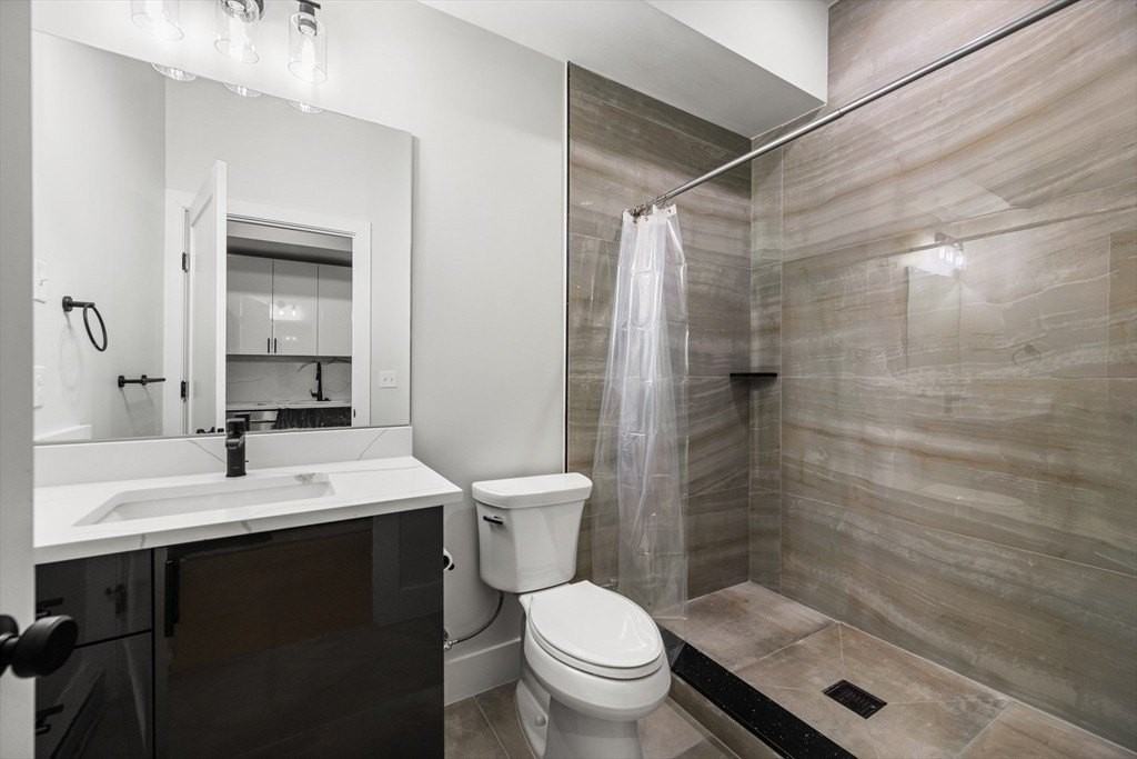 872 Broadway Apt 202 - Photo 7 of 8