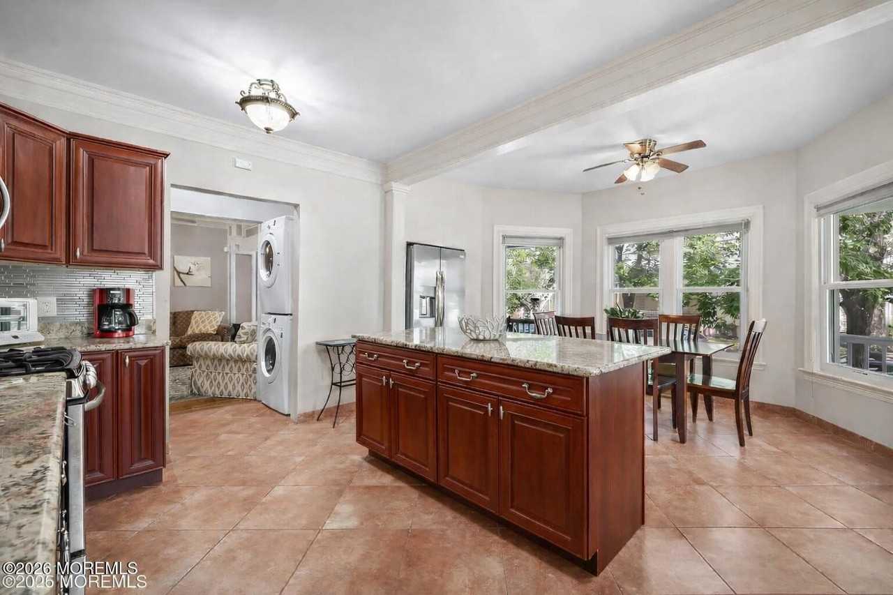 601 4th Ave #1 - Photo 5 of 19