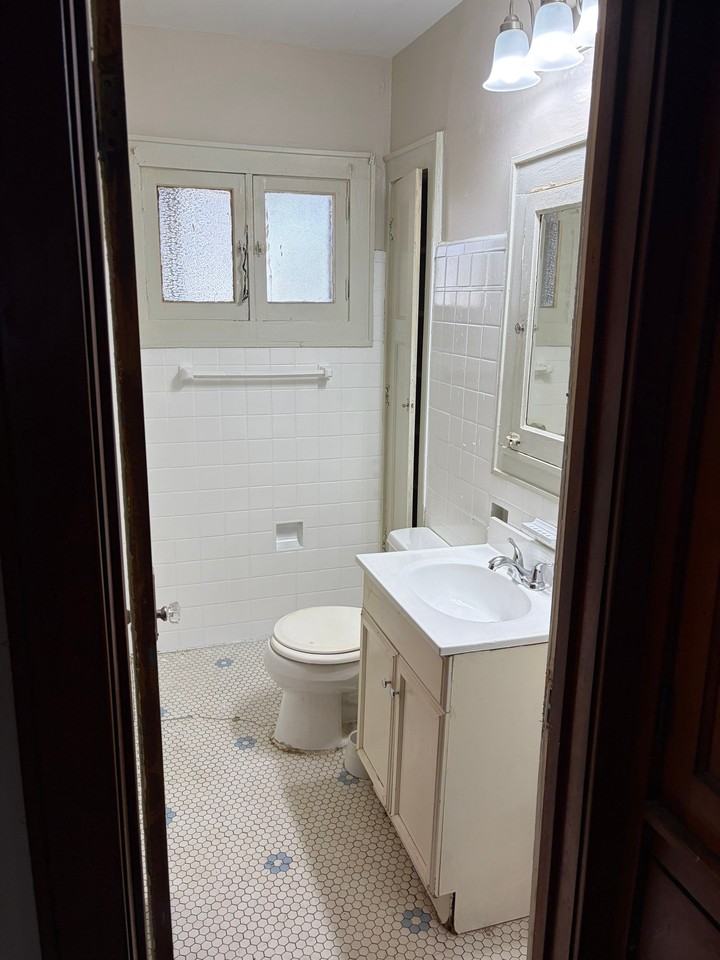 2842 N 47th St #2842 - Photo 3 of 8