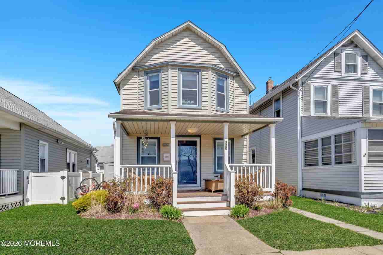 320 Ocean Park Ave - Photo 2 of 31