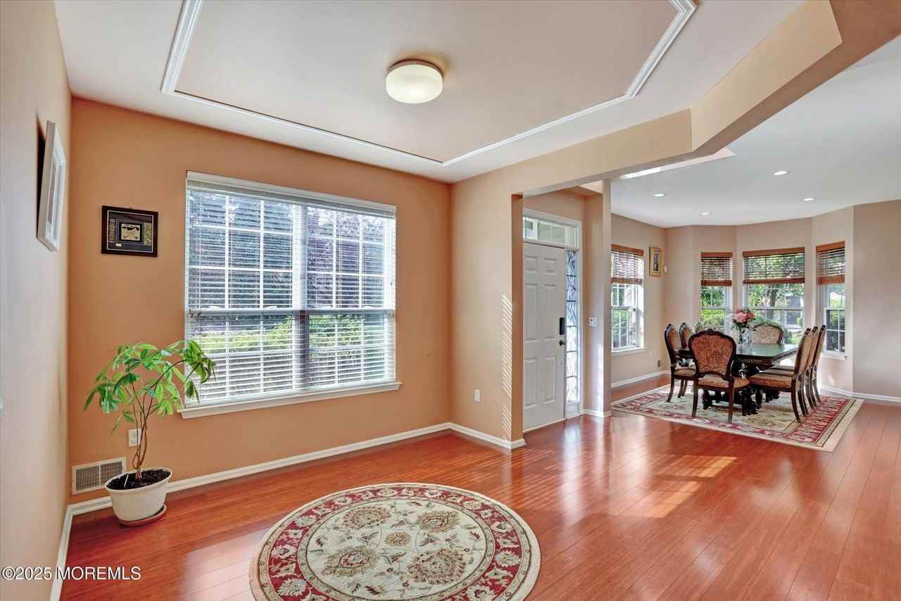 150 Nathan Dr - Photo 7 of 44