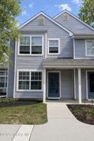 featured image of 401 Hampton Ct Unit 15-7