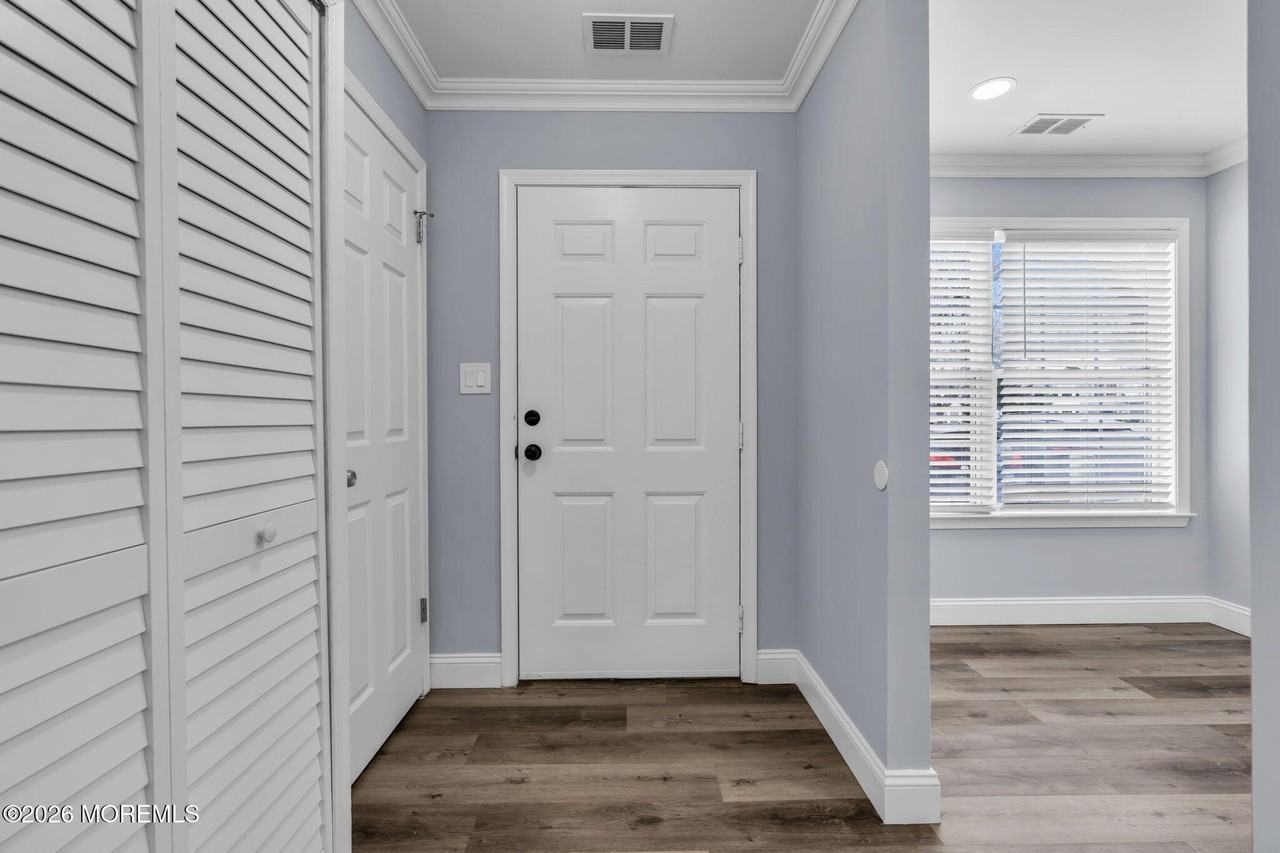 401 Hampton Ct Unit 15-7 - Photo 3 of 30