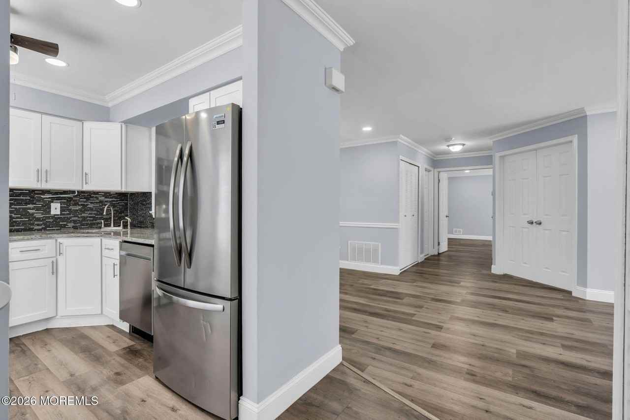 401 Hampton Ct Unit 15-7 - Photo 4 of 30