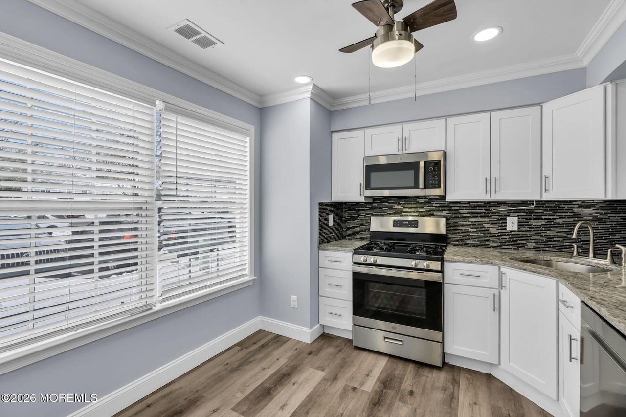 401 Hampton Ct Unit 15-7 - Photo 5 of 30