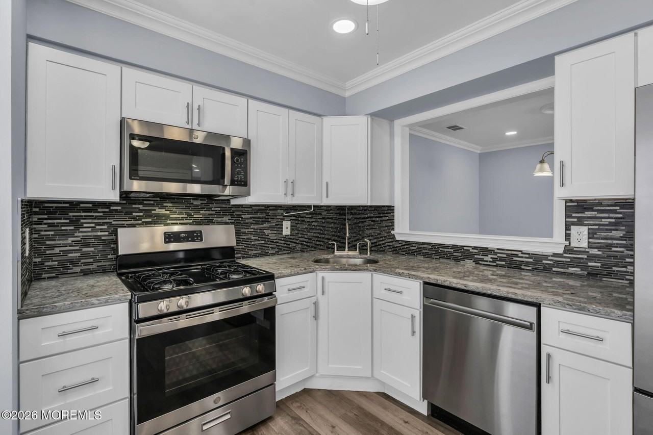 401 Hampton Ct Unit 15-7 - Photo 7 of 30