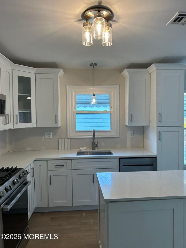 99 San Carlos St - Photo 4 of 10