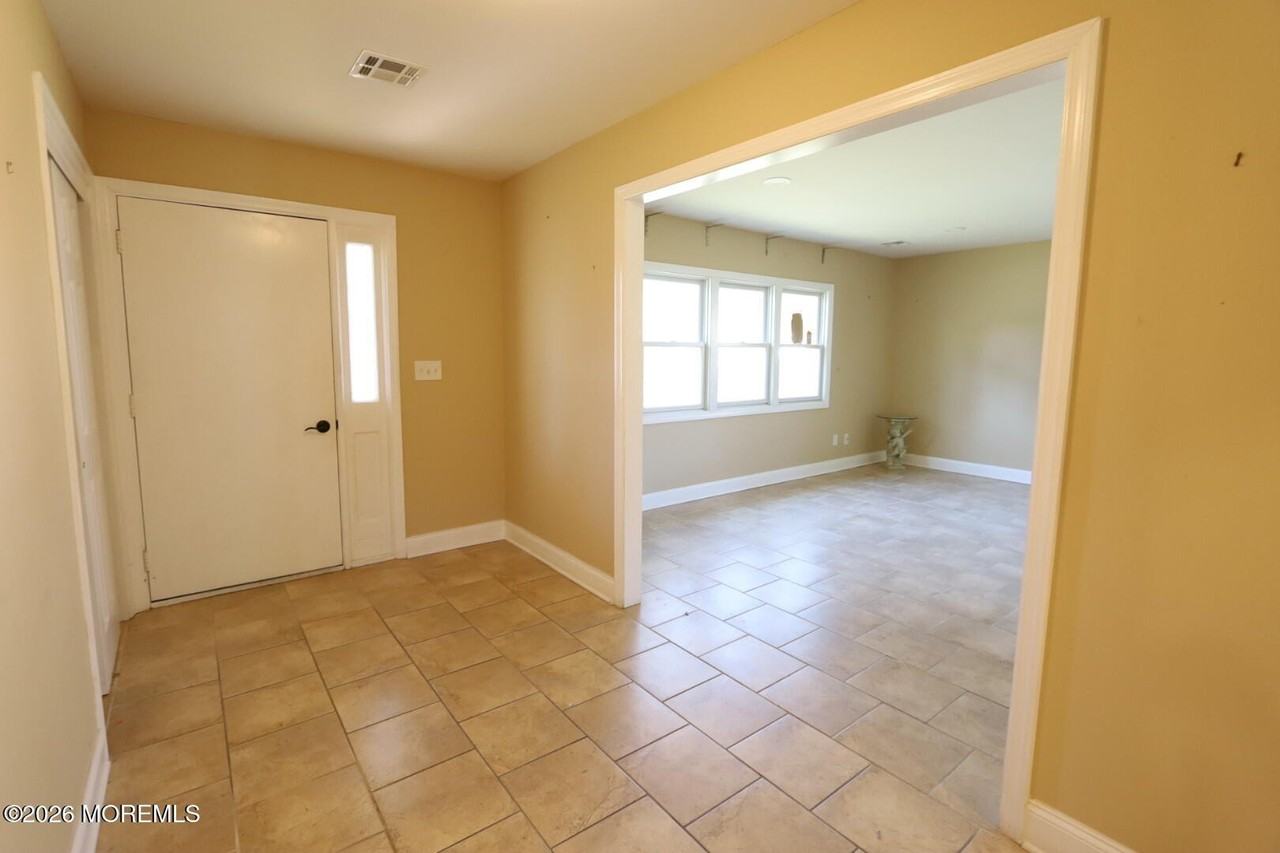 1540 Birmingham Ave - Photo 4 of 14