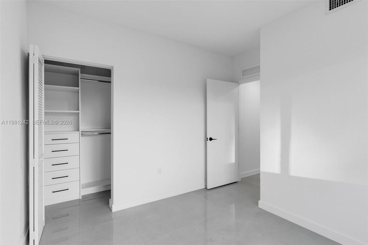 26103 Sw 145th Ave - Photo 6 of 8