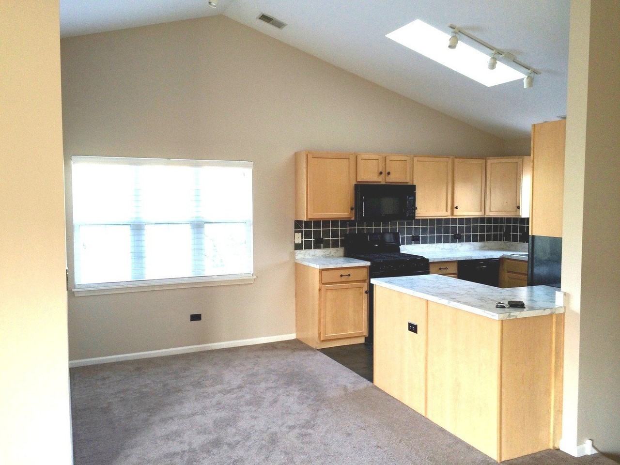 2919 Rutland Cir Unit 201 - Photo 3 of 5