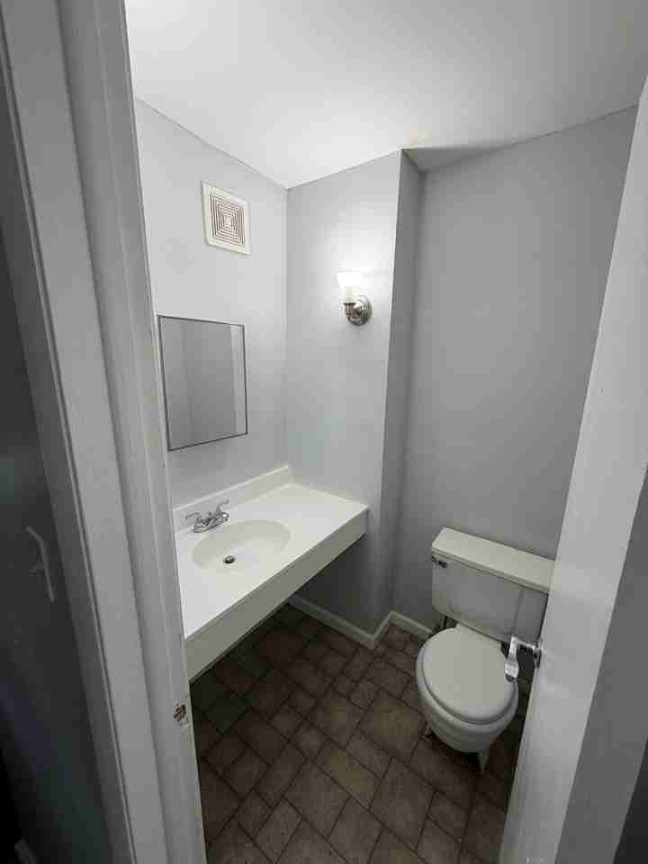 8865 N Swan Rd #1 - Photo 6 of 8