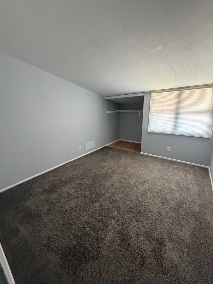 8865 N Swan Rd #1 - Photo 7 of 8