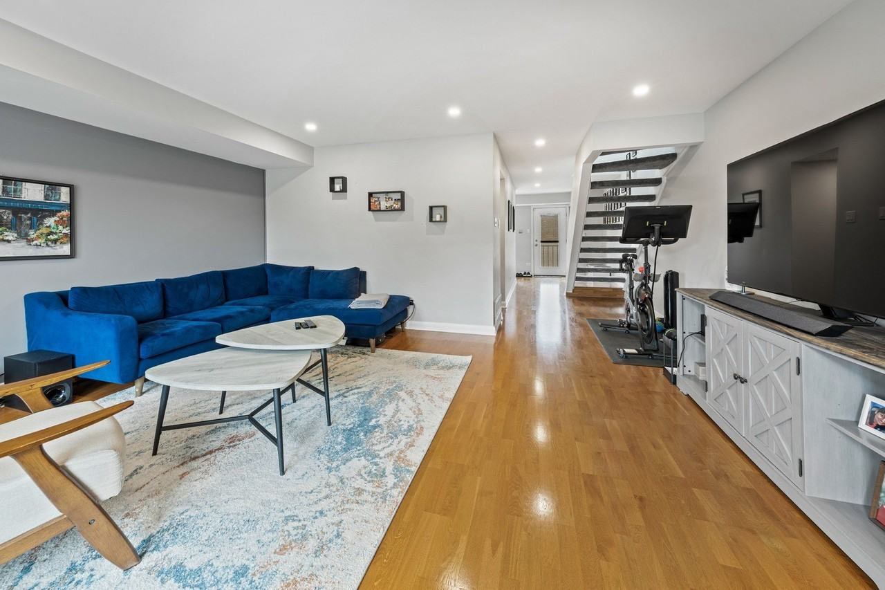 1644 N Mohawk St Apt B - Photo 3 of 19