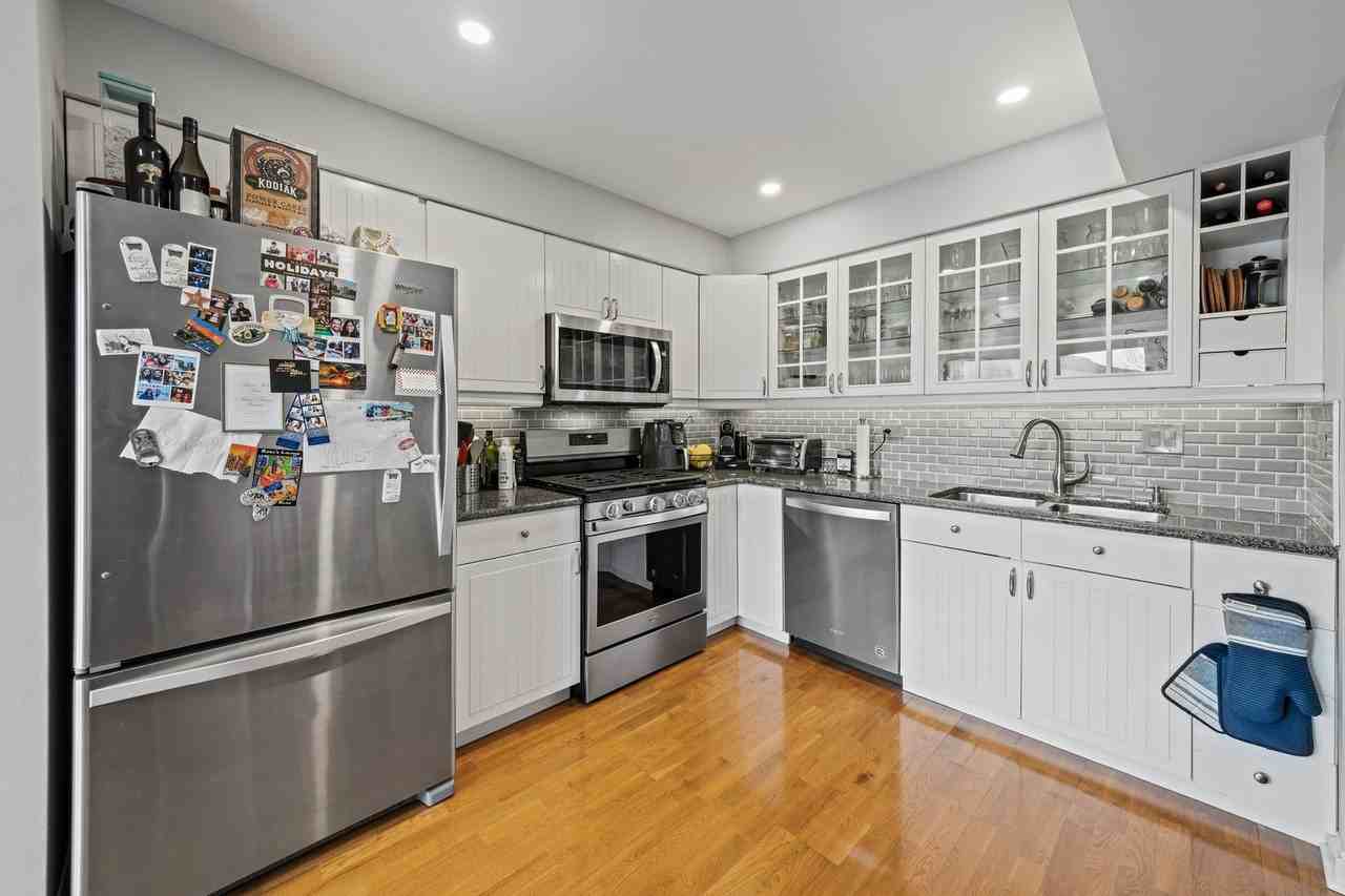 1644 N Mohawk St Apt B - Photo 6 of 19