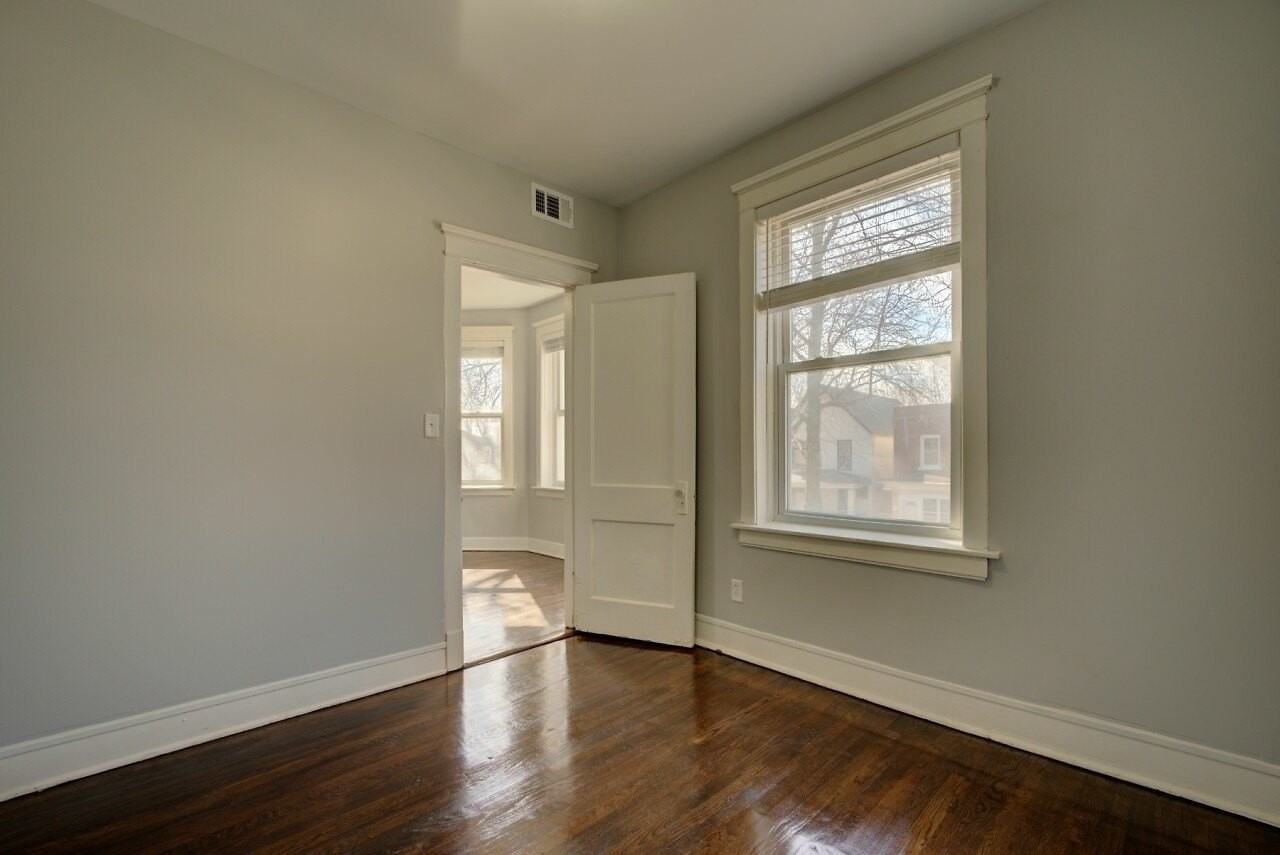 7331 S Dante Ave #2 - Photo 3 of 9