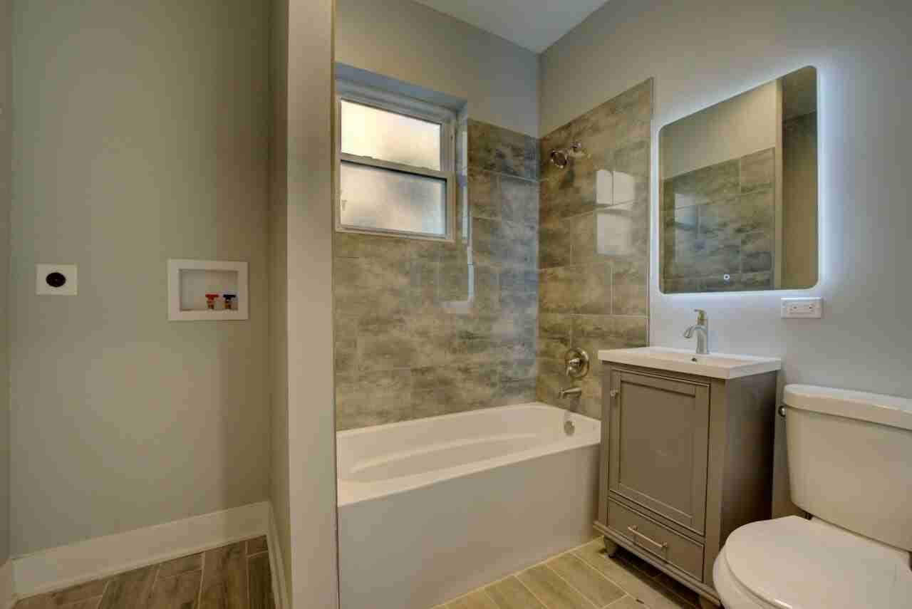 7331 S Dante Ave #2 - Photo 4 of 9