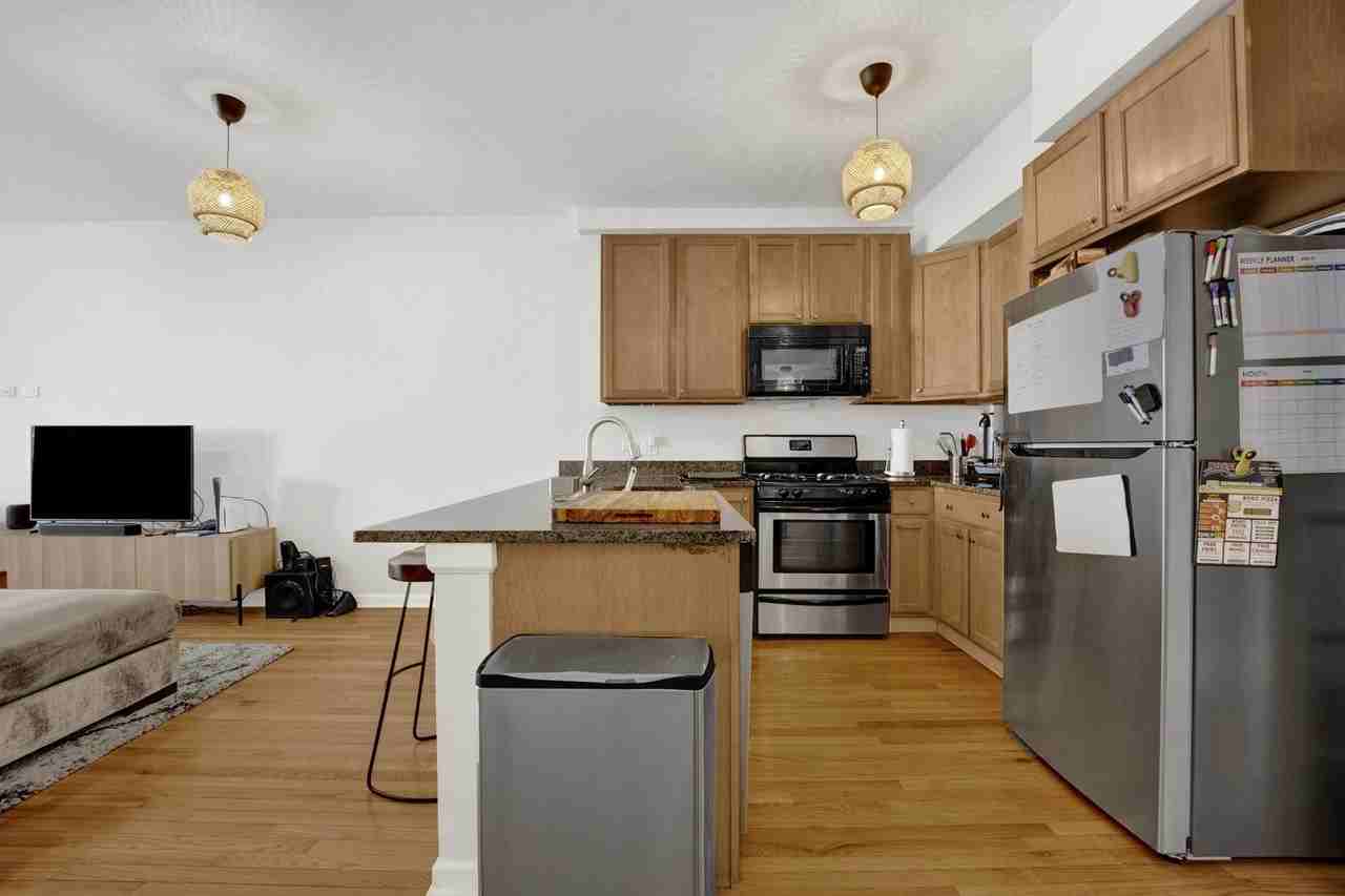 2524 N Willetts Ct Apt 1ln - Photo 6 of 11