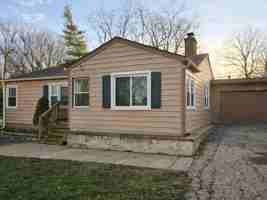 featured image of 36752 N Wildwood Dr