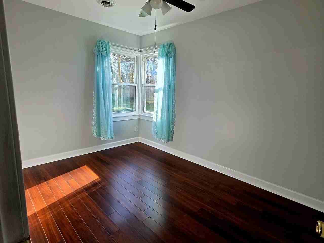 36752 N Wildwood Dr - Photo 5 of 14