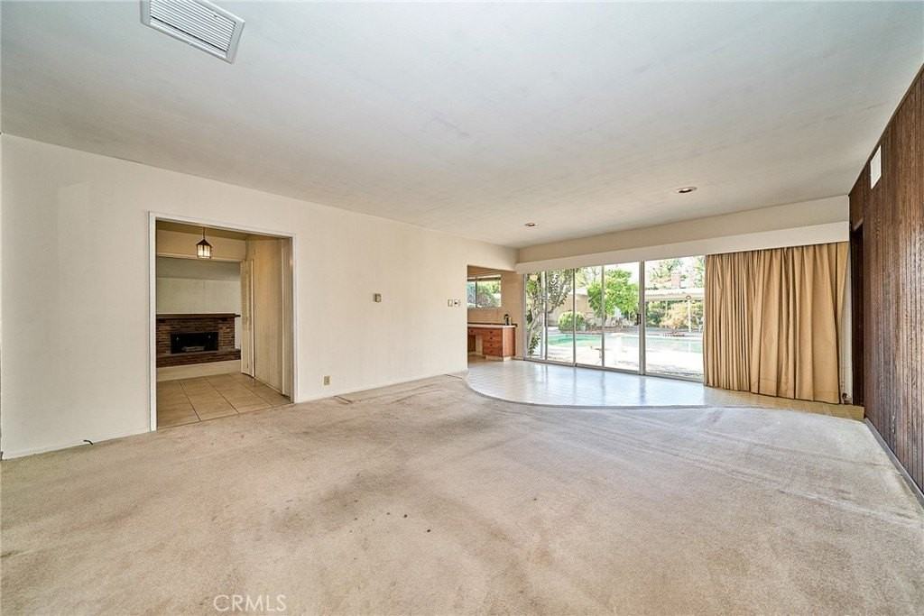 315 E Las Flores Ave - Photo 4 of 28
